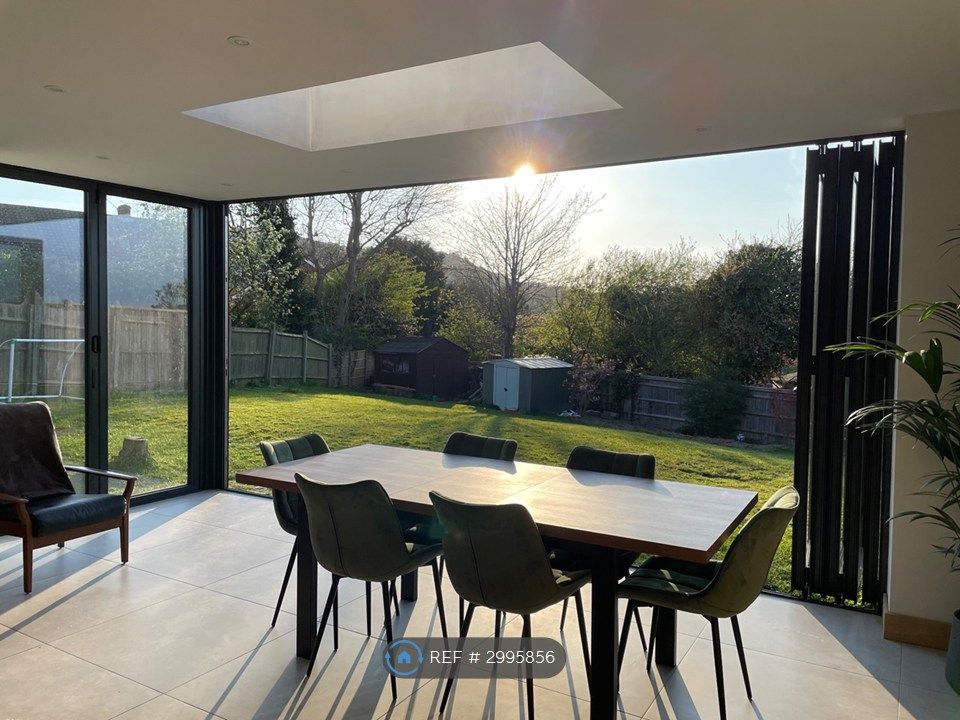 Property photo 1 of 12 Kitchen/Diner View Onto The Garden