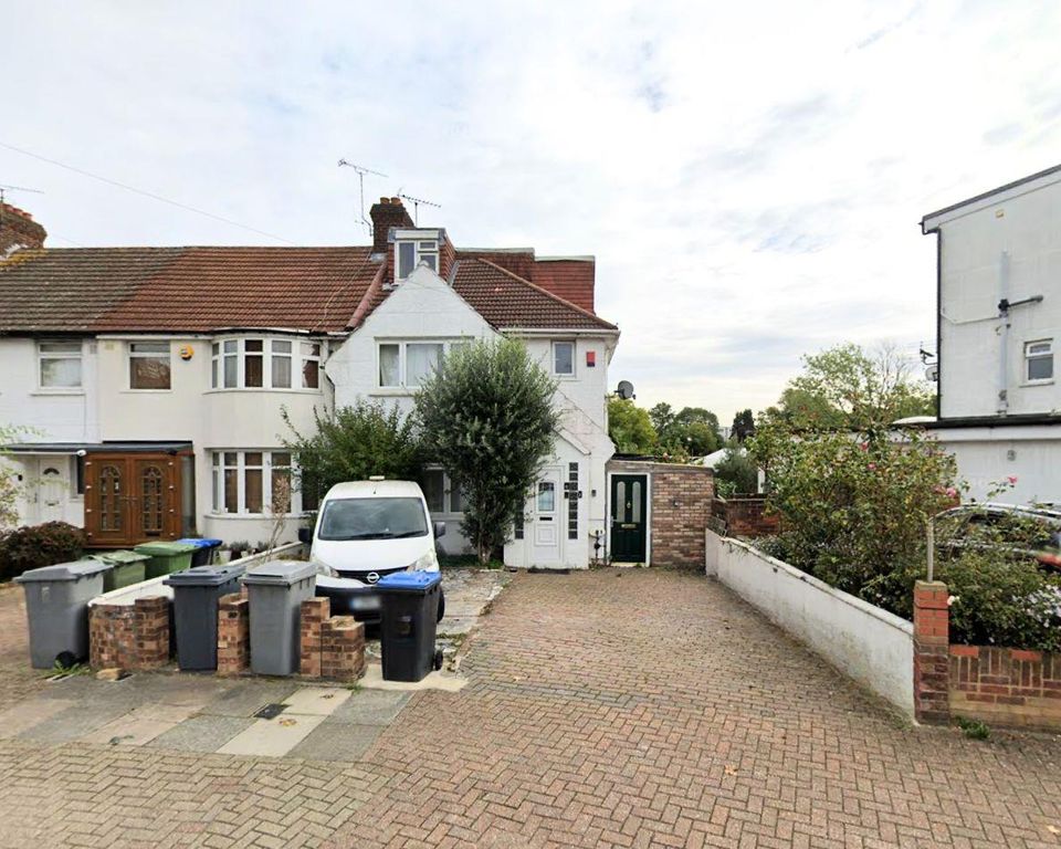 Property photo 1 of 7 Exterior