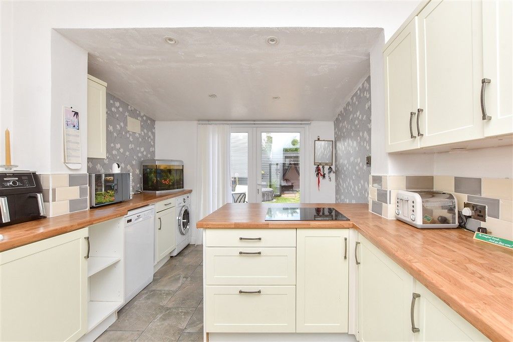 Property photo 3 of 15 Kitchen