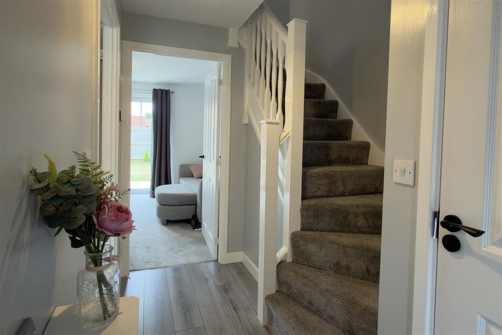 Property photo 3 of 19