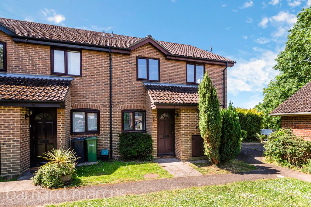 Property photo 1 of 8 Front