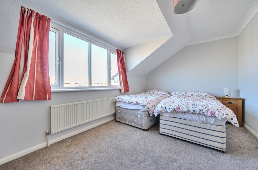 Property photo 2 of 20 1423916-9-69d4E2c...