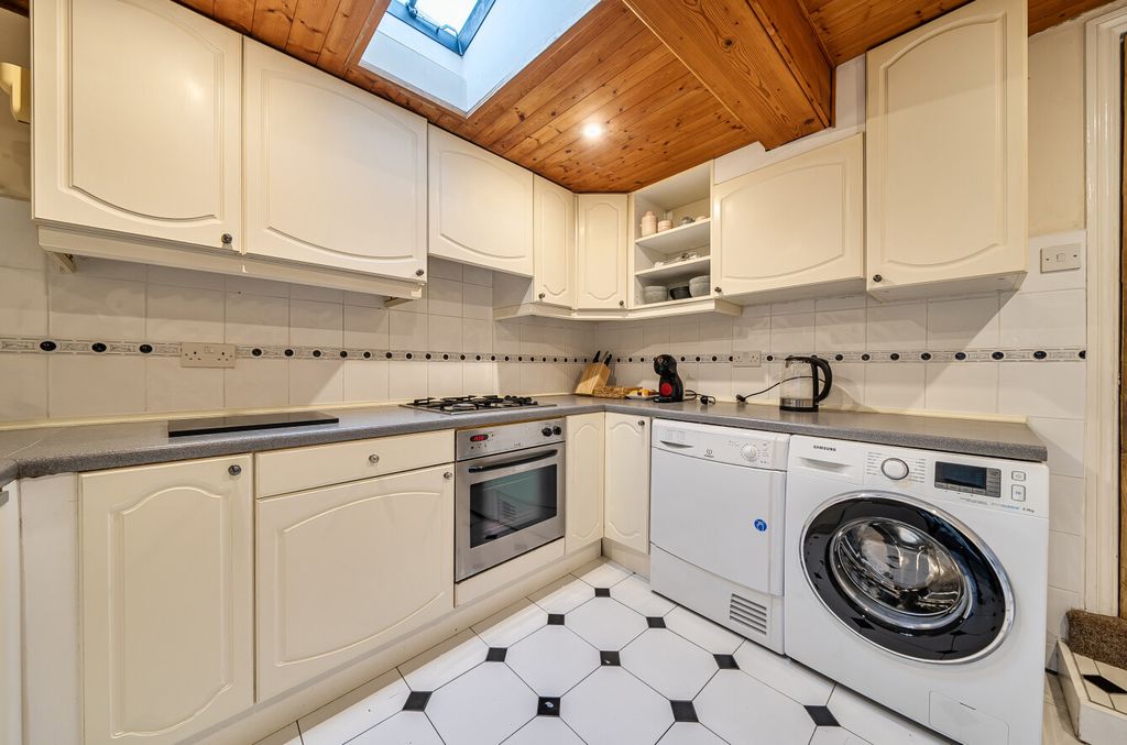 Additional image 7 of 2 bed end terrace house for saleRectory Place, Hawkwood Lane, Chislehurst, Kent BR7