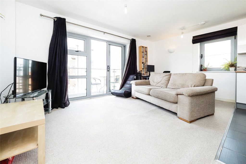 Property photo 3 of 15 Picture No. 05