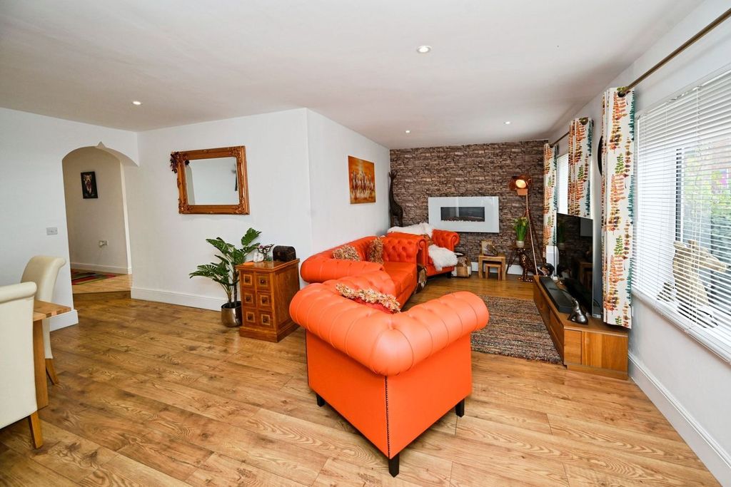 Property photo 2 of 24