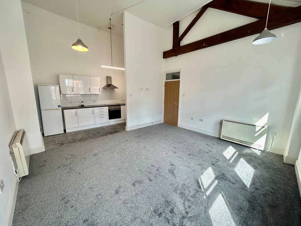 Property photo 2 of 8 Image
