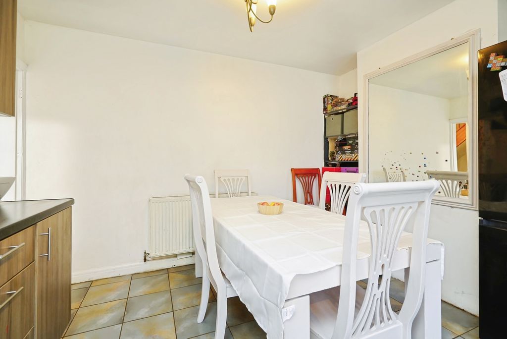 Property photo 3 of 19 Pbox-Img.Jpg