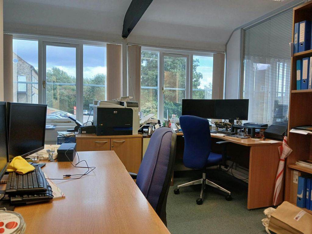 Property photo 2 of 8 20250827_141114_Resized.Jpg