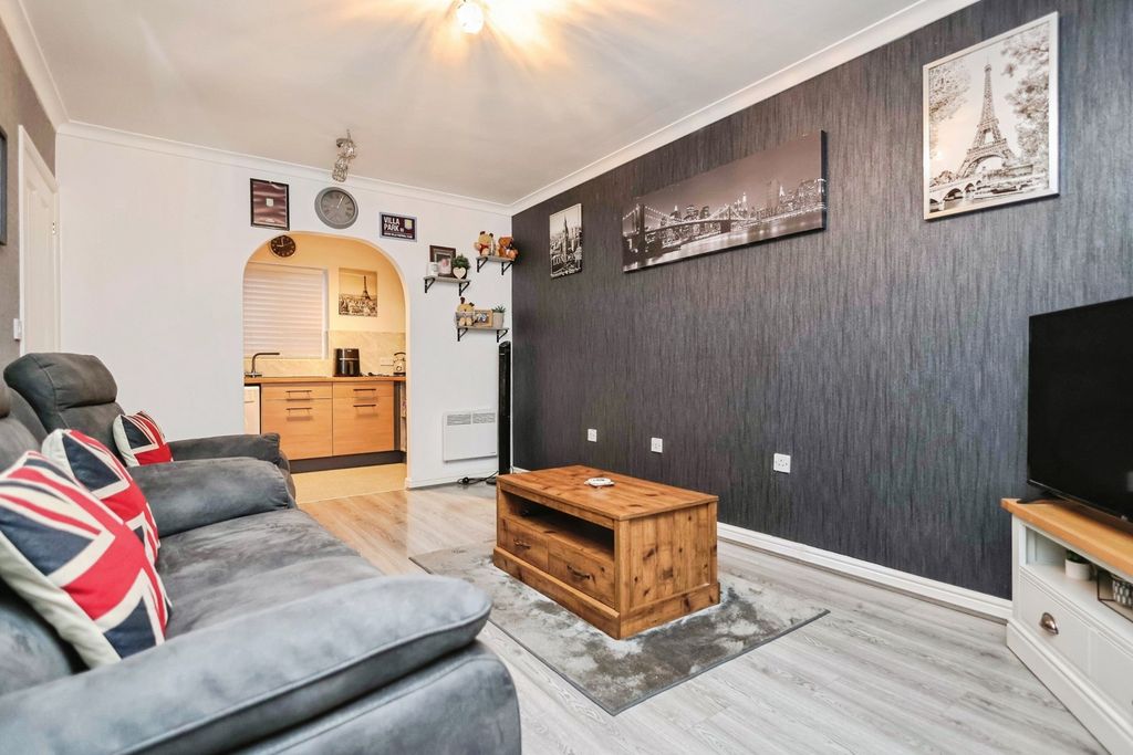 Property photo 3 of 10 Pbox-Img.Jpg