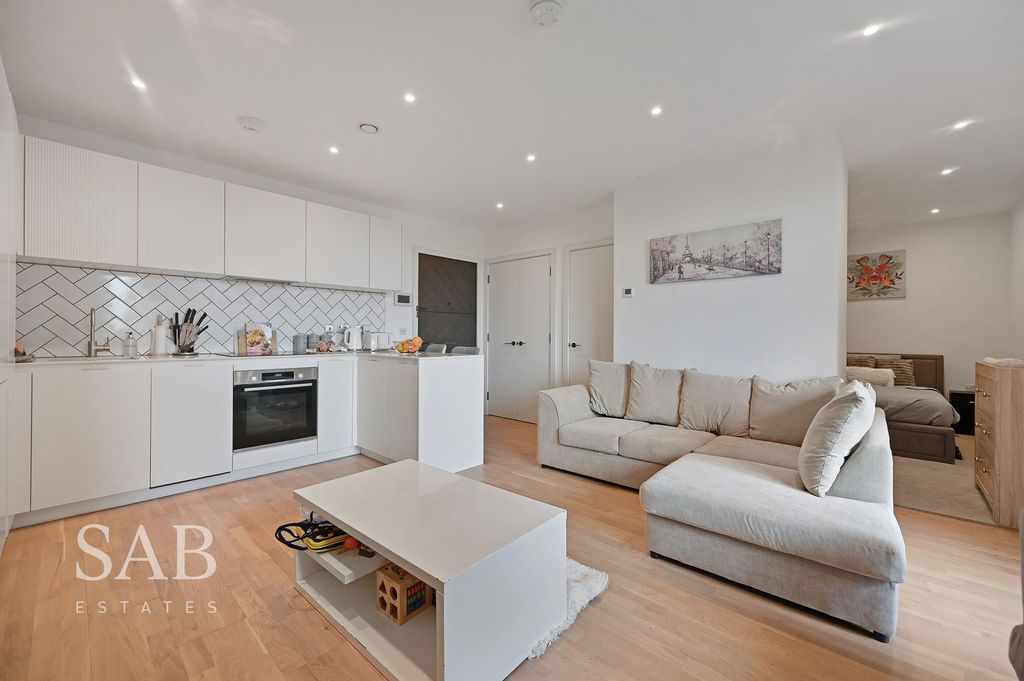 Property photo 2 of 13