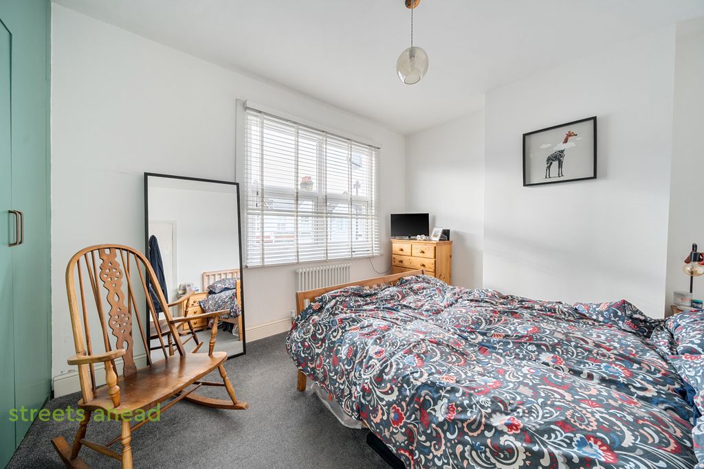 Property photo 3 of 17 5Ec4A449-71c6-49A...