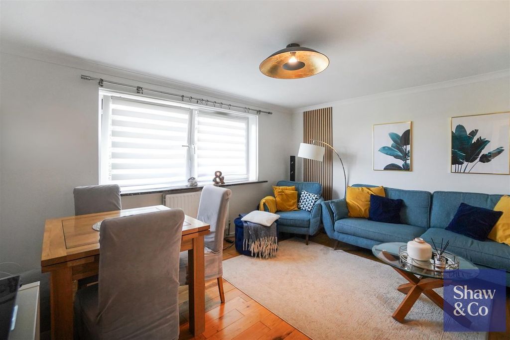 Property photo 2 of 20 Cda6Bab6-c676-4cd0-B551-c3Cf80d716E9.Jpg