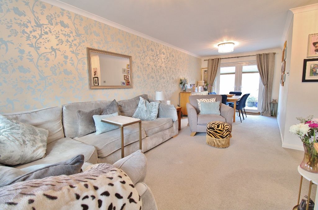 Property photo 2 of 27