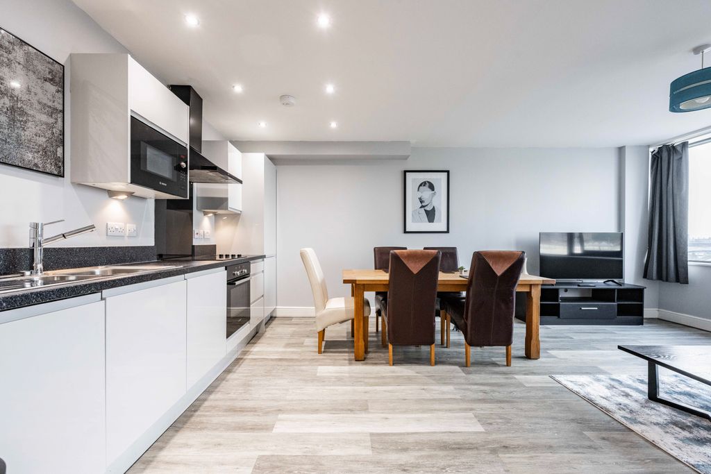 Property photo 2 of 7 Image