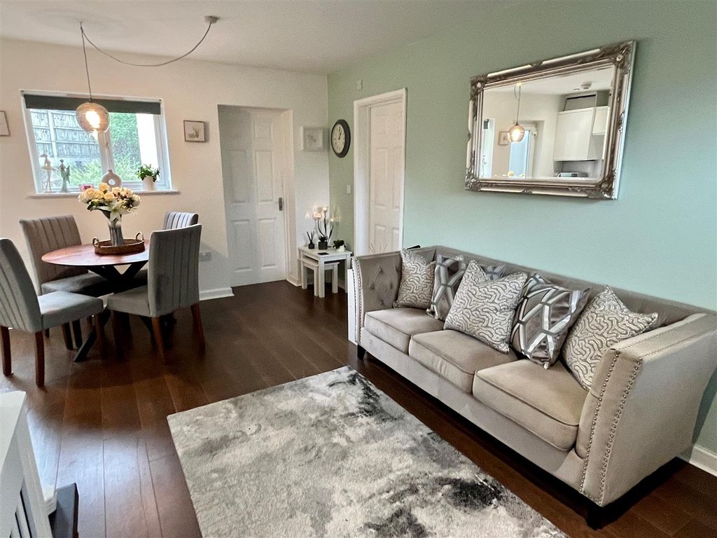 Property photo 3 of 11 Newlounge1.Jpg