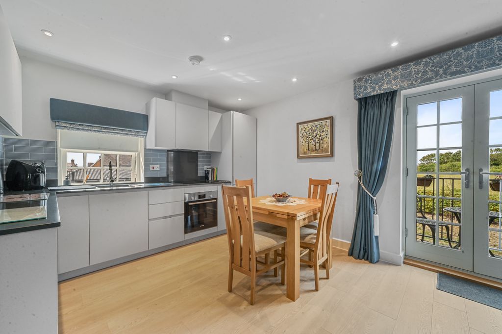 Property photo 3 of 33 Pt-Ja-Flat67Westfieldlane-24