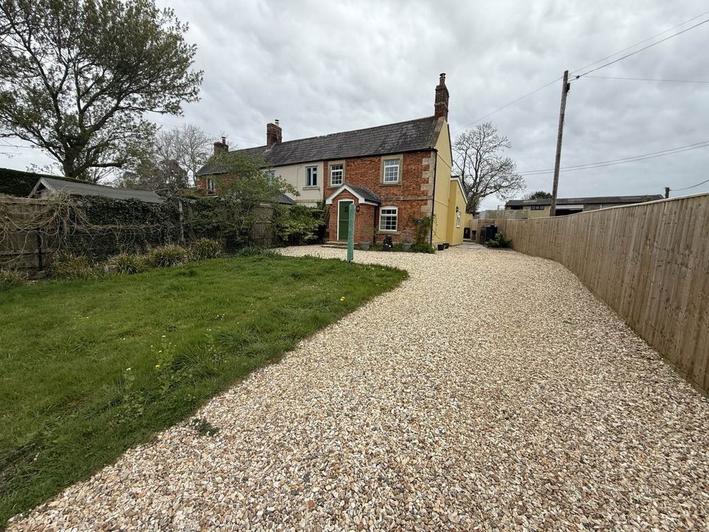 Property photo 1 of 20 External