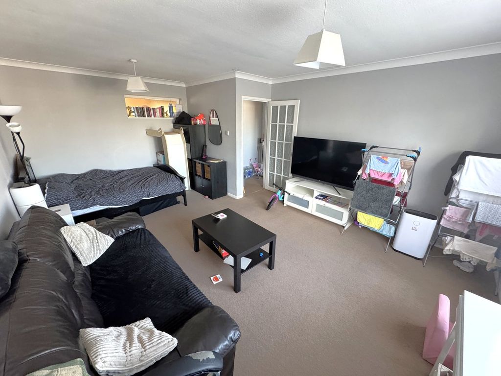 Property photo 3 of 9