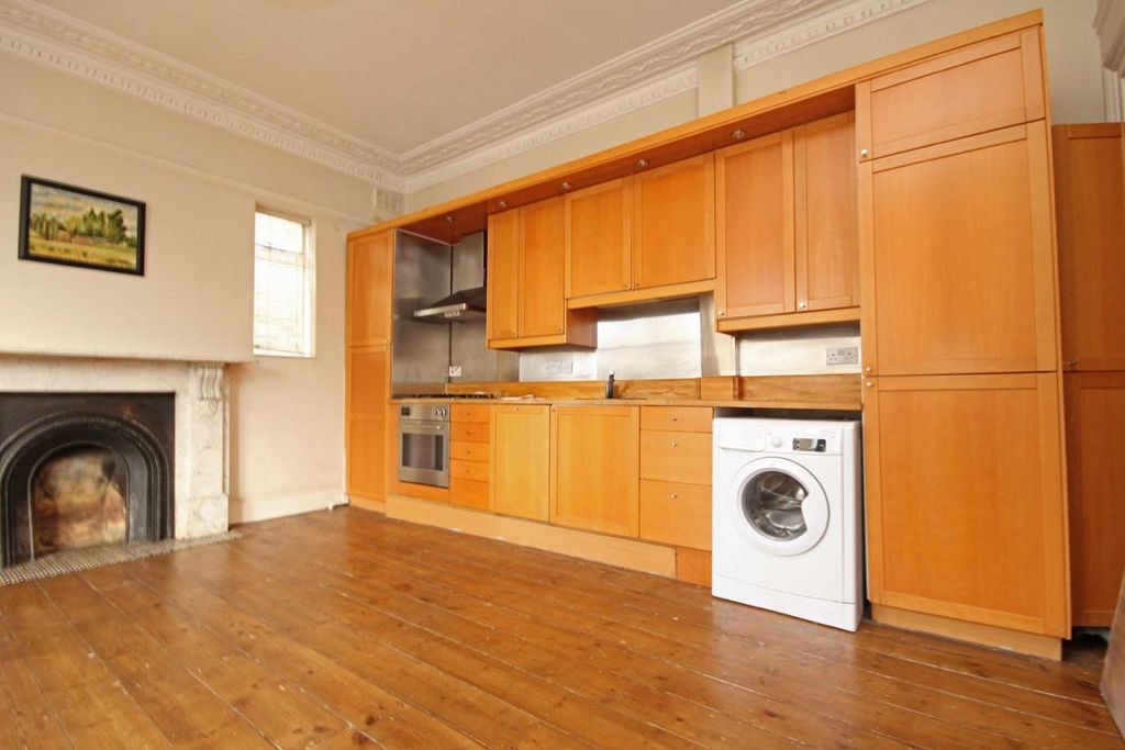 Property photo 3 of 6