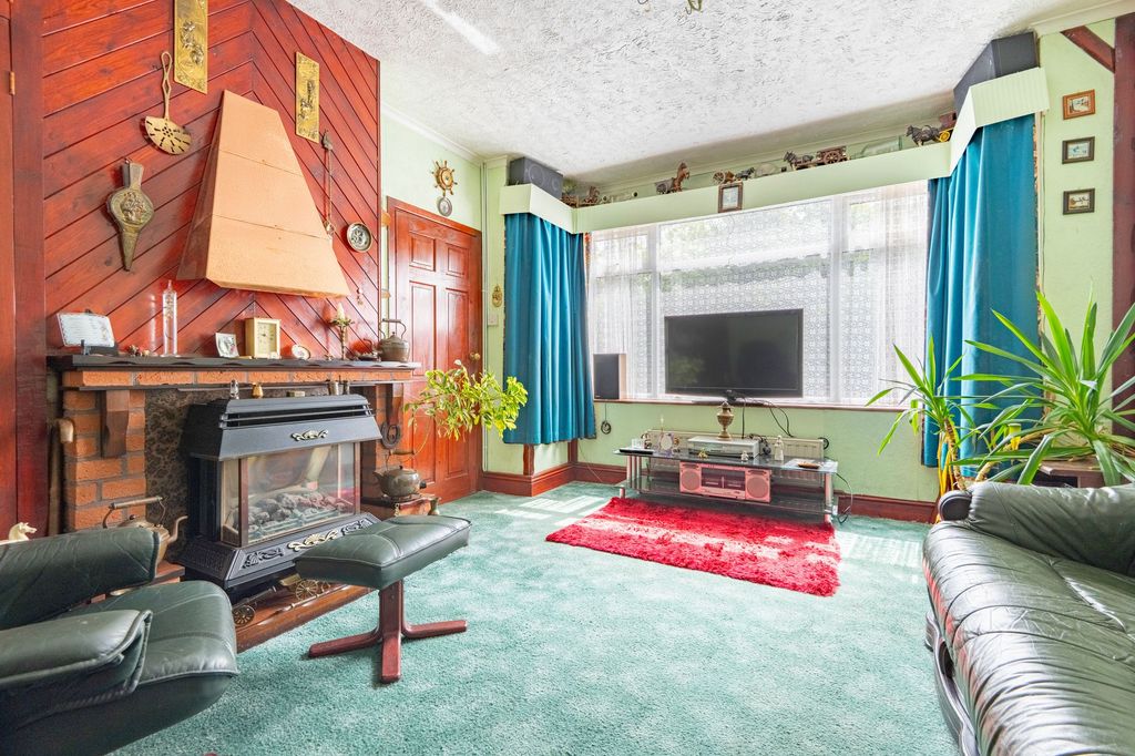 Property photo 2 of 14