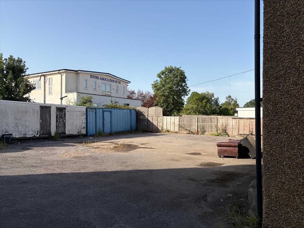 Property photo 2 of 3