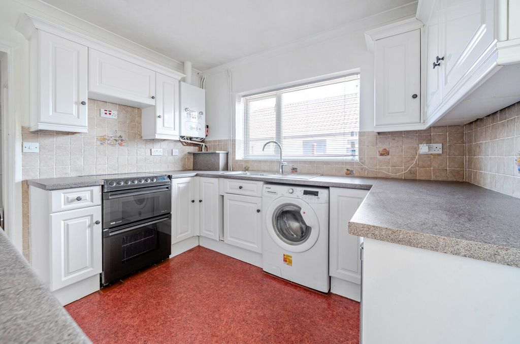 Property photo 2 of 14 1339665-3-689B3Ec...