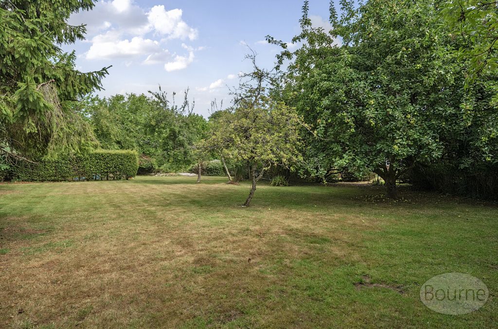 Property photo 3 of 18 c00E4F86-E0E8-44E...
