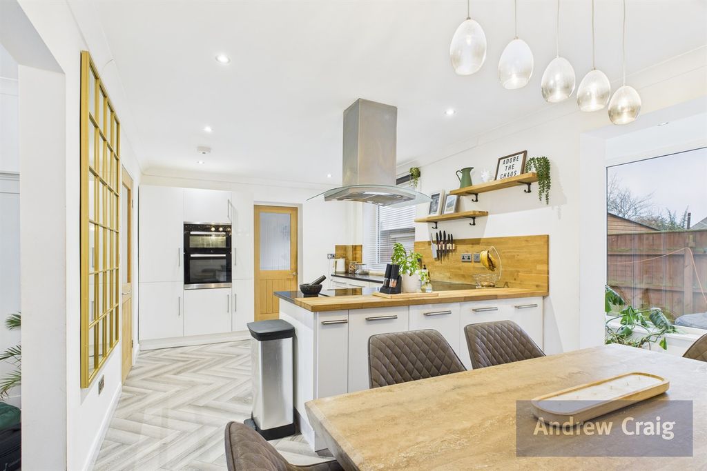 Property photo 3 of 25 Kitchen Diner