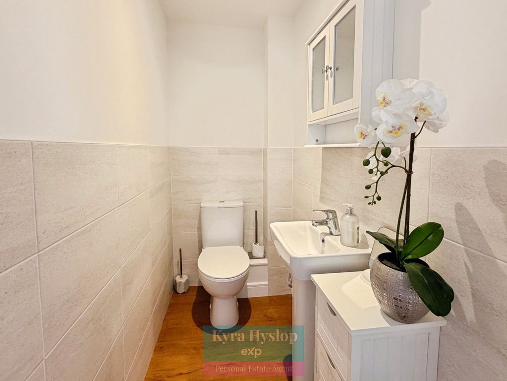 Property photo 3 of 20