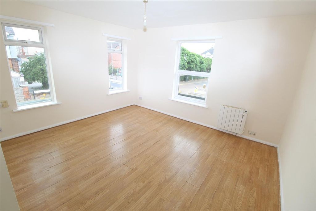 Property photo 2 of 5 Lr.Jpg