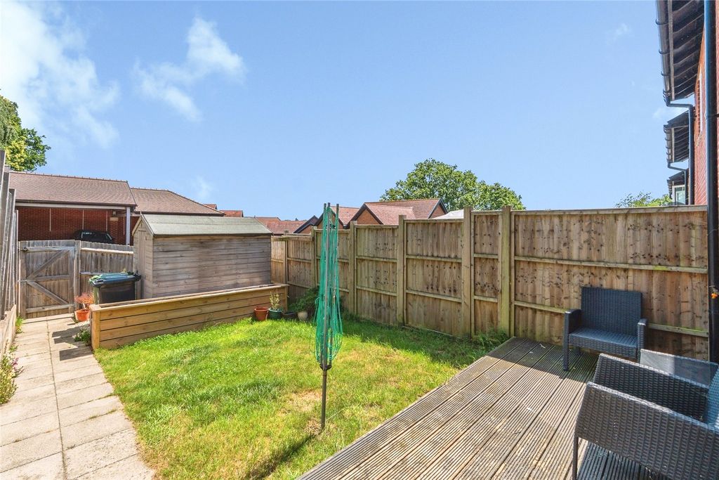 Property photo 2 of 16 Picture No. 14