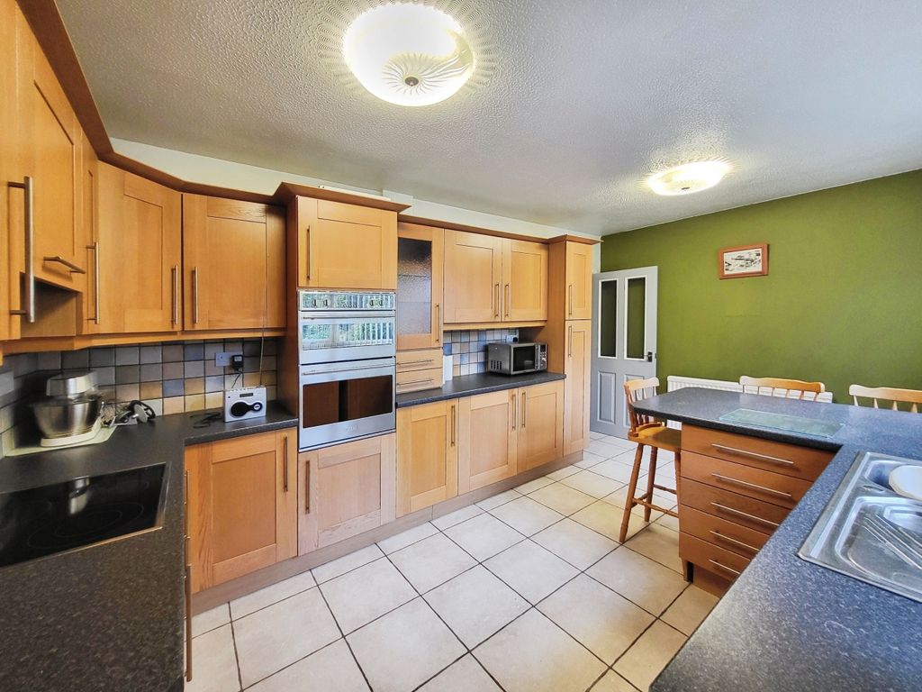 Property photo 2 of 14 Breakfast Kitchen