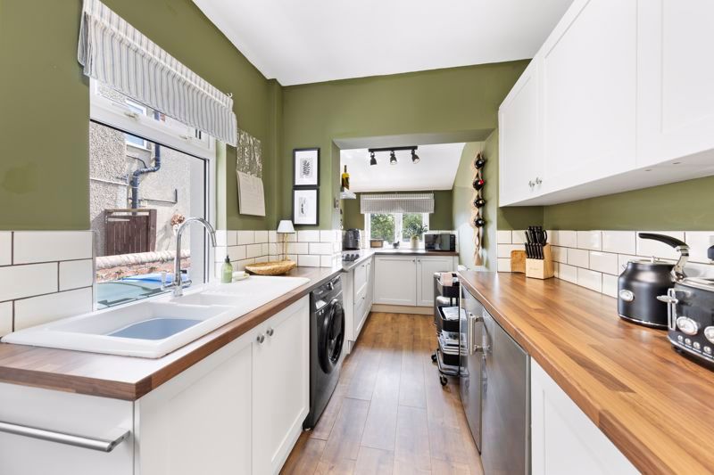 Property photo 3 of 26 Kitchen