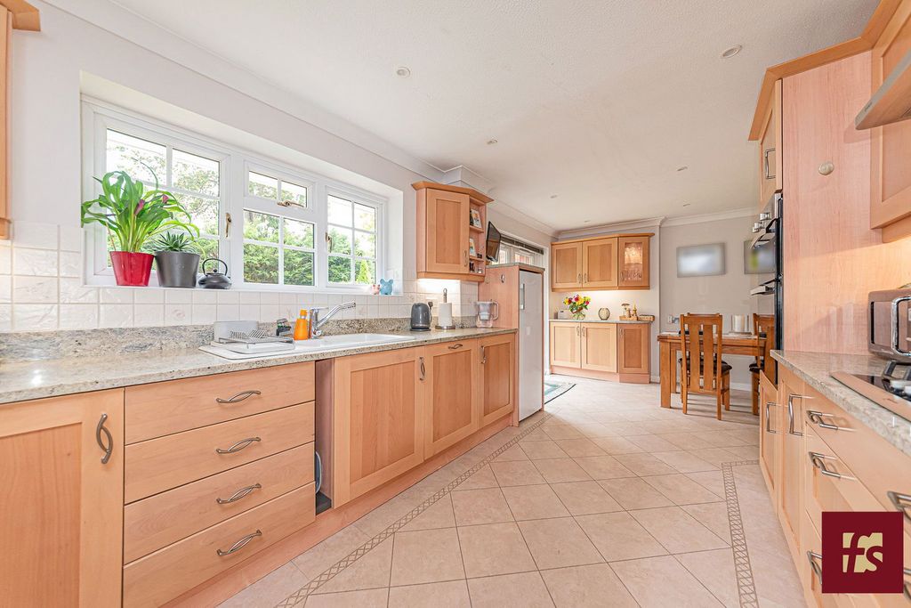 Property photo 2 of 38