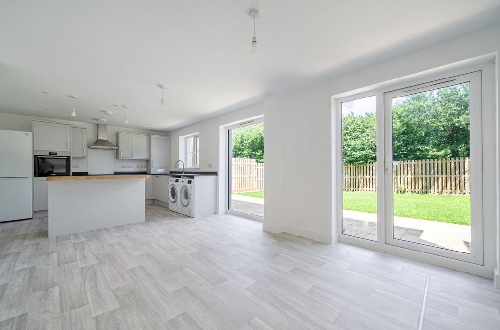 Property photo 3 of 26 1483708-18-6A3E91...