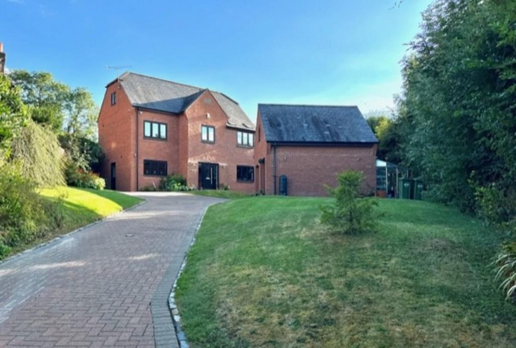 Property photo 2 of 53