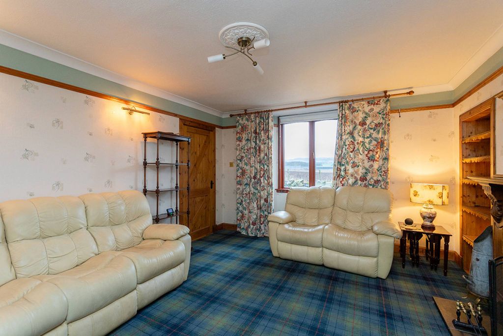 Property photo 3 of 25