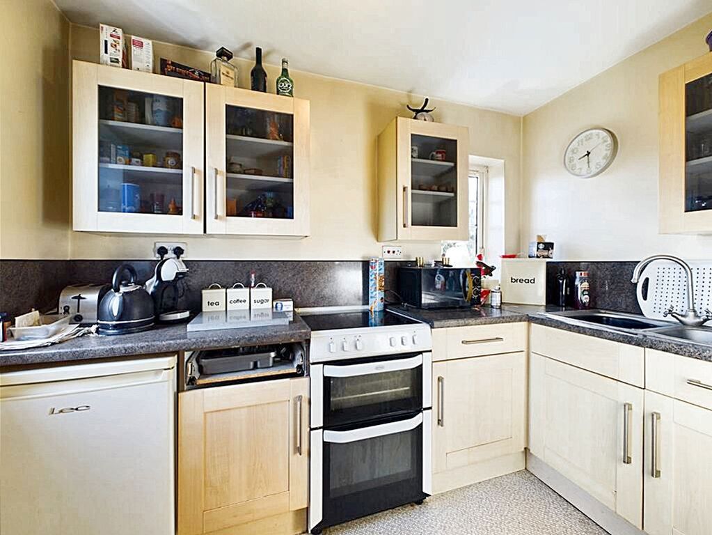 Property photo 2 of 6