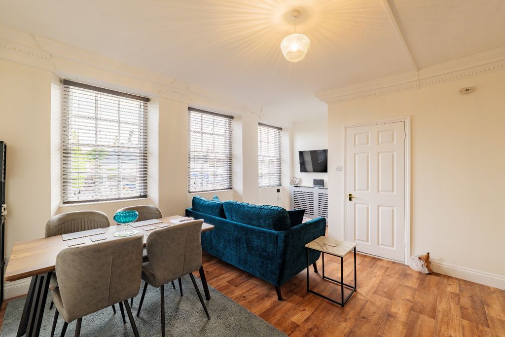 Property photo 2 of 20 5148582