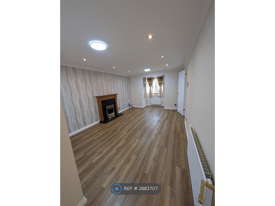 Property photo 3 of 16 Living Room