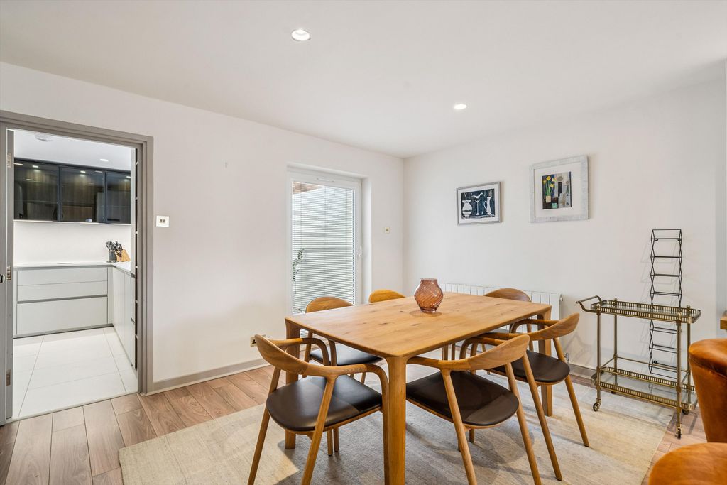 Property photo 3 of 14 Image