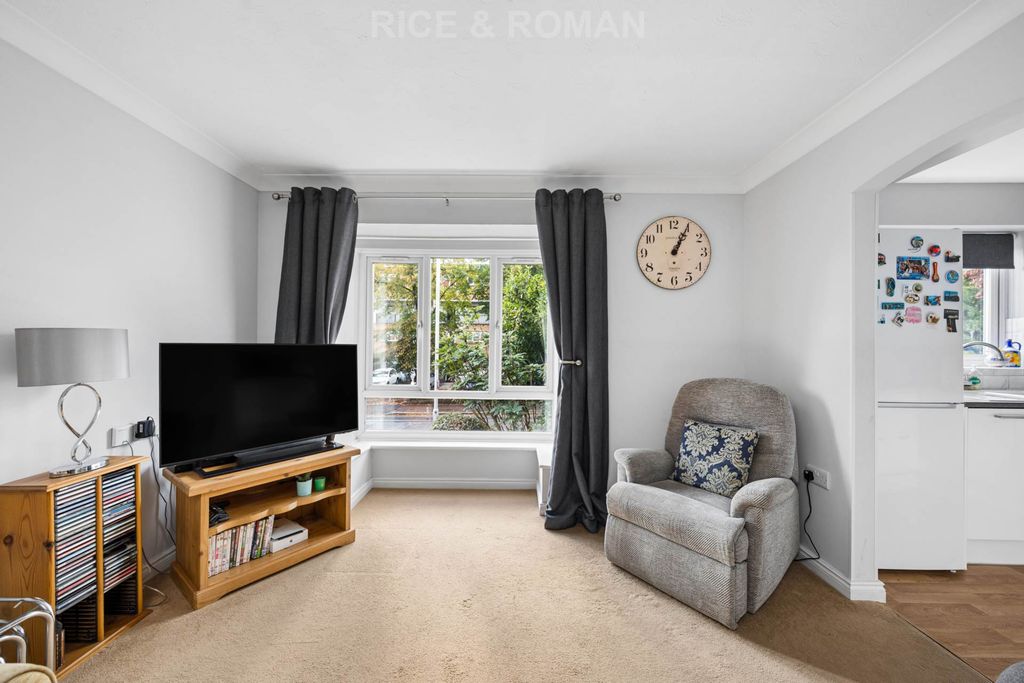 Property photo 2 of 11