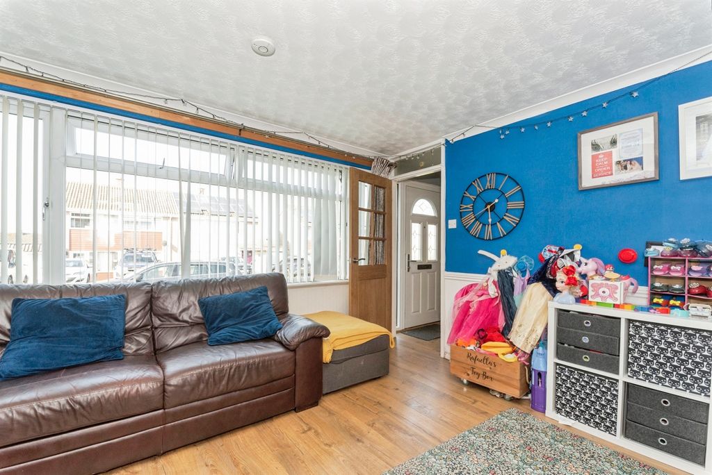 Property photo 3 of 17