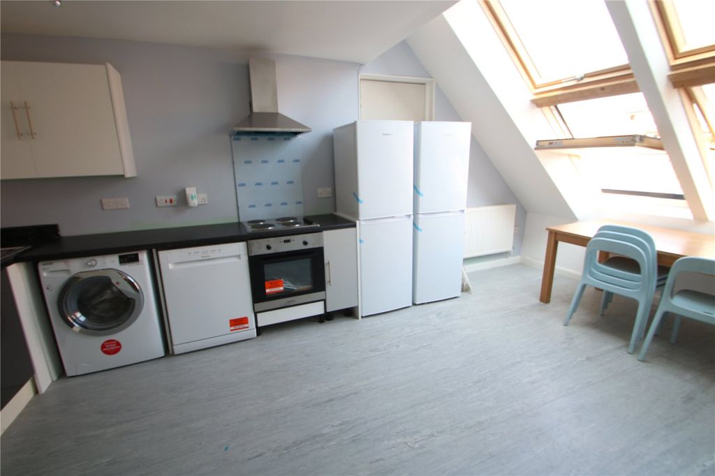 Property photo 2 of 12 Picture No. 04