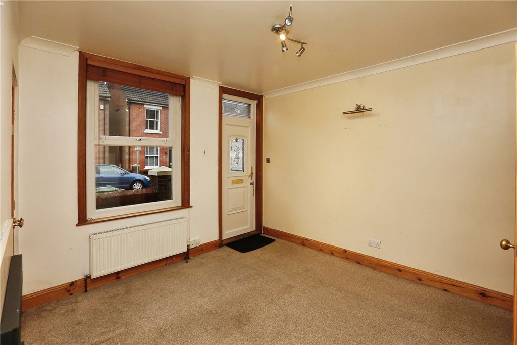 Property photo 2 of 21 Living Room