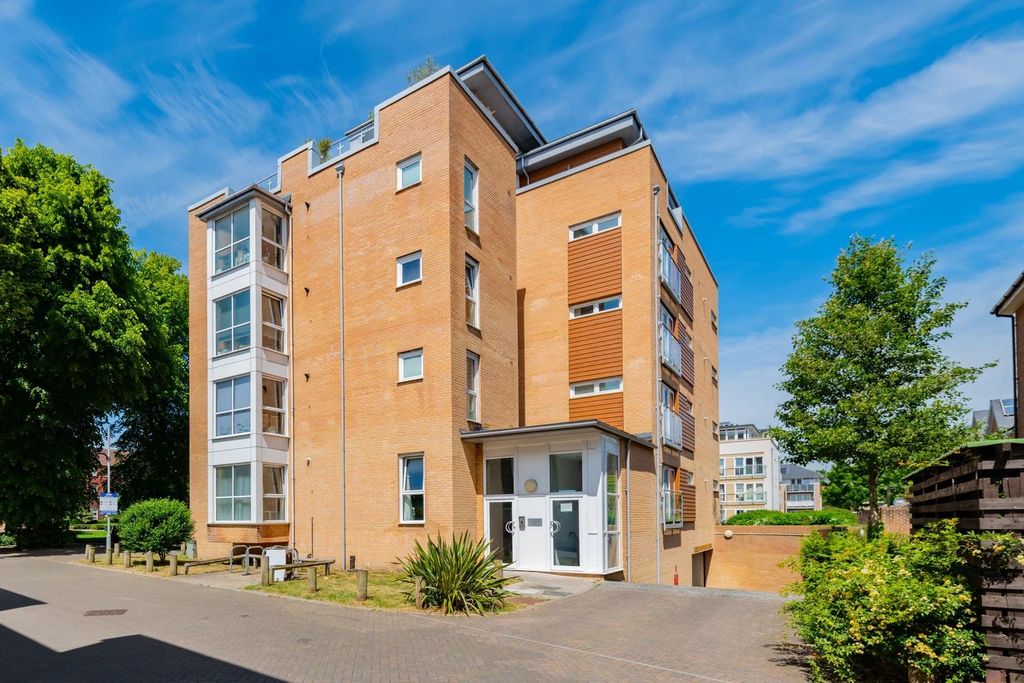 Property photo 1 of 19