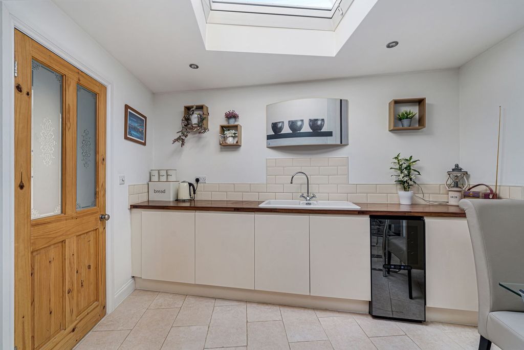 Property photo 3 of 65