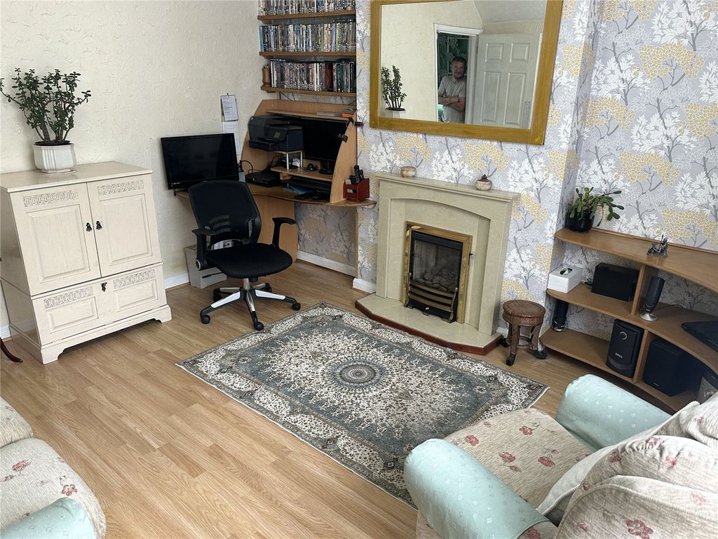 Property photo 2 of 18 Picture No. 04