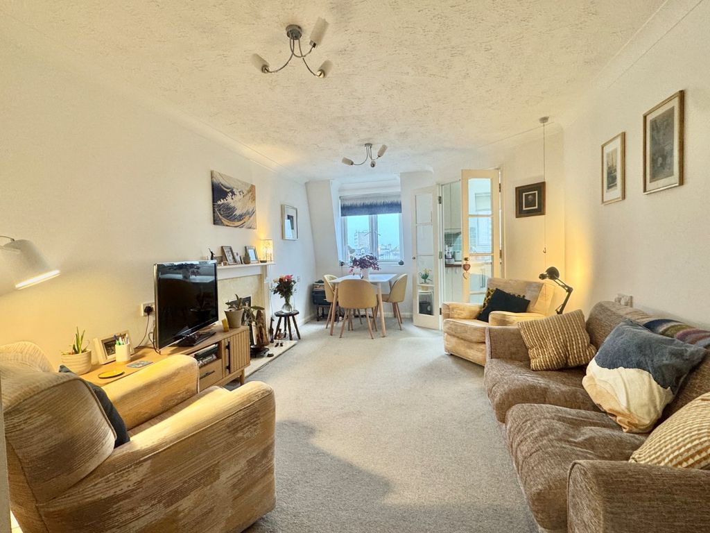 Property photo 2 of 10 Living Room