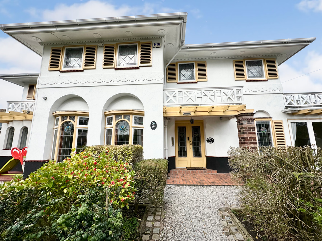 Property photo 2 of 35